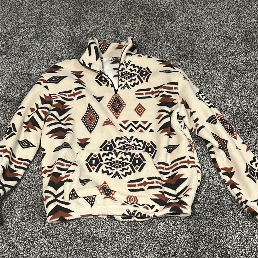Aztec Print Fleece Pullover….Wore 1 Time